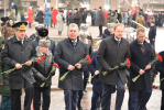 В День защитника Отечества председатель АКЗС Александр Романенко возложил цветы к Мемориалу Славы