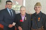 Алексей Кривенко вручил памятные медали ветеранам Родинского района