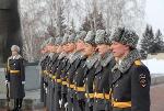 В Барнауле возложили цветы к Мемориалу Славы