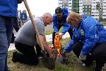 Евгения Боровикова вместе с однопартийцами высадила более 70 саженцев