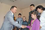Жителям Быстрого Истока вручили новую бытовую технику