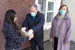 Владимир Репкин передал дезинфицирующие средства в детский сад и дом-интернат для престарелых в Ключевском районе