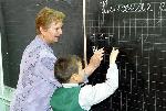 Председатель АКЗС Александр Романенко и губернатор региона Виктор Томенко поздравили педагогов Алтайского края с профессиональным праздником