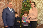 Александр Романенко вручил подарки в рамках акции «Желания под елкой»