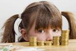 Дополнительно на выплаты для детей от трех до семи лет выделяют почти 62 млрд рублей