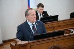 Сенатор РФ Виктор Зобнев представил отчет о работе депутатам Законодательного Собрания