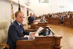 Губернатор Алтайского края будет ежегодно представлять депутатам отчет о реализации госпрограмм