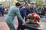 В День Победы Александр Романенко возложил цветы к Мемориалу Славы