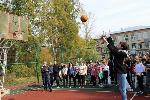 В барнаульской школе №24 реконструировали спортивную площадку