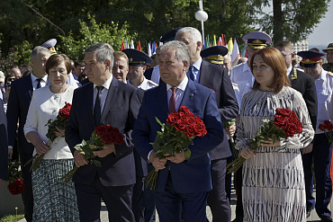 Торжественной церемонией поднятия государственного флага отметили День России в Барнауле