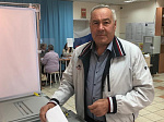Депутаты АКЗС голосуют на муниципальных выборах