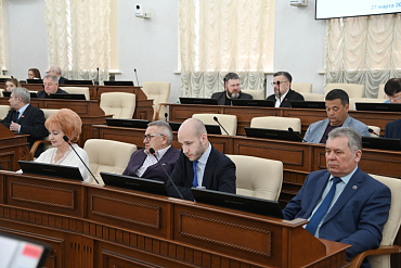 Накануне сессии в АКЗС прошли заседания постоянных депутатских объединений